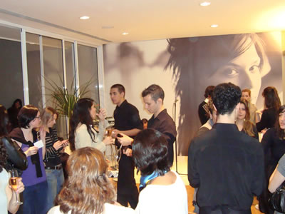 Julia Petit e SkinMax Convida 