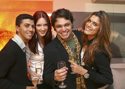 Vernissage &Iacute;ndia por Carol Rocha | SkinMax