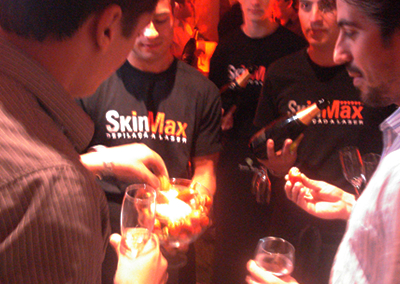Vernissage &Iacute;ndia por Carol Rocha | SkinMax